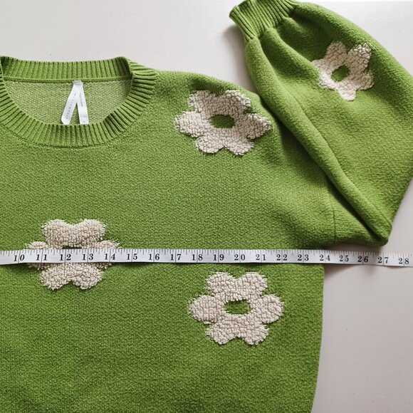 Dreamers Oversized Cropped Floral Sweater - Picture 11 of 16